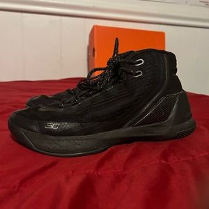 Size 5.5 curry 3